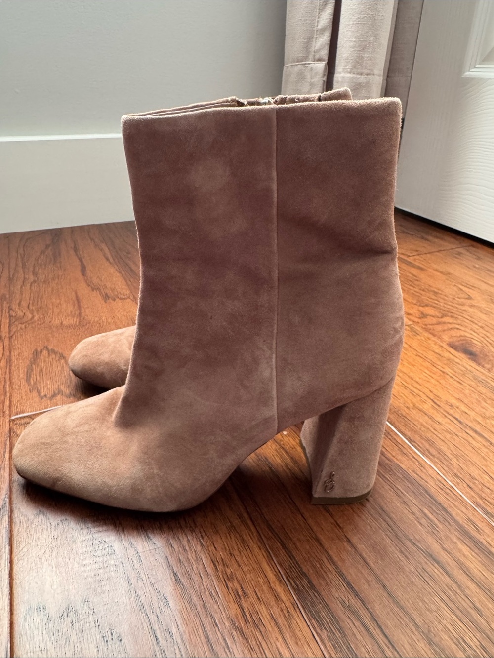Sam Edelman Signature Collection Donna Bootie Suede Leather size 6.5